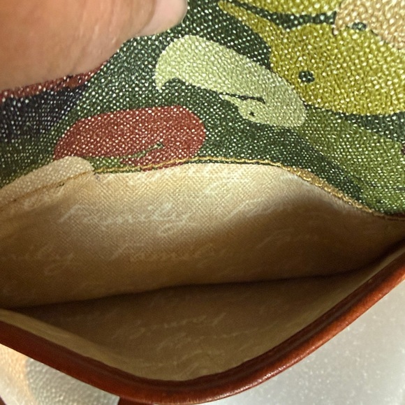 Dooney & Bourke Camouflage Duck Field Cross Body Bag Green Camo - Picture 10 of 12